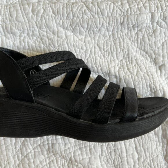 Skechers Black Canvas Strappy Sandal  Sz 7 Lightweight - Picture 2 of 5